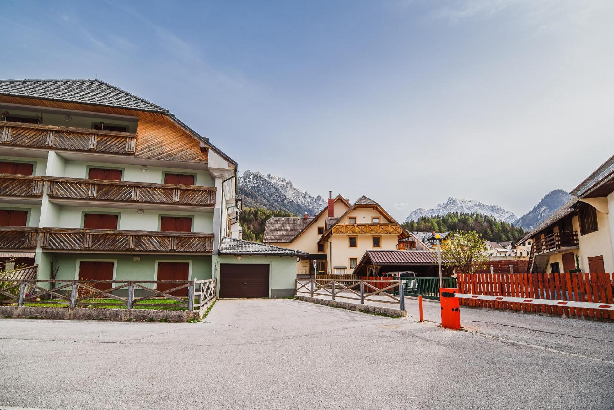 Apartments Slavec With Free Onsite Parking Kranjska Gora Camera foto