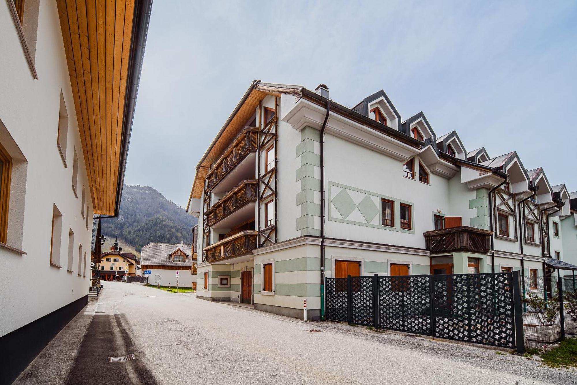 Apartments Slavec With Free Onsite Parking Kranjska Gora Esterno foto